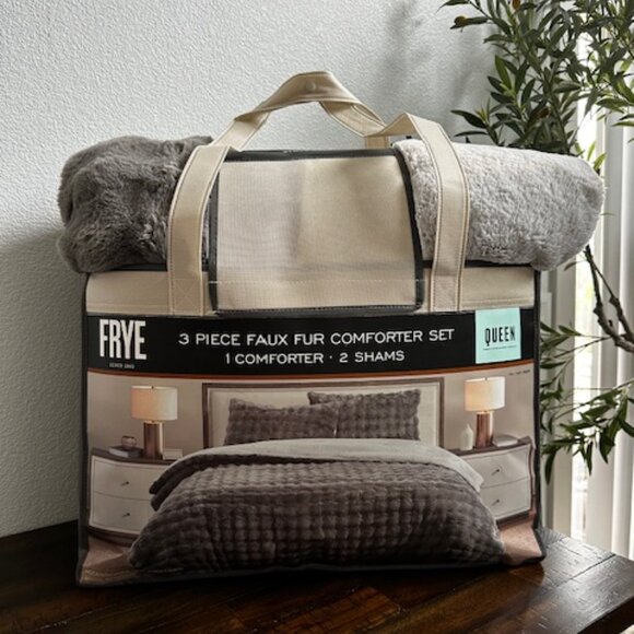 Frye 3 pc QUEEN Faux fur bedding set - Grey Color BRAND NEW - Picture 1 of 4